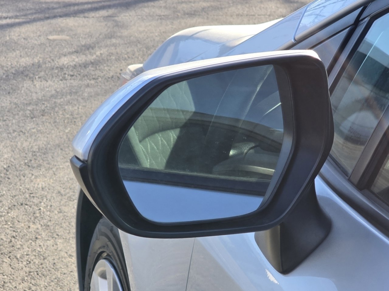 Used 2024 Toyota Corolla LE image 23