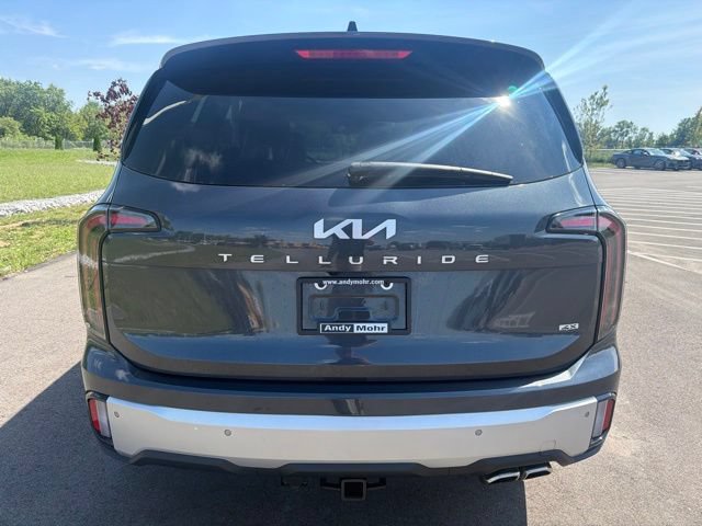 Used 2024 Kia Telluride EX w/ EX Captain's Chair Package AWD/4WD image 8