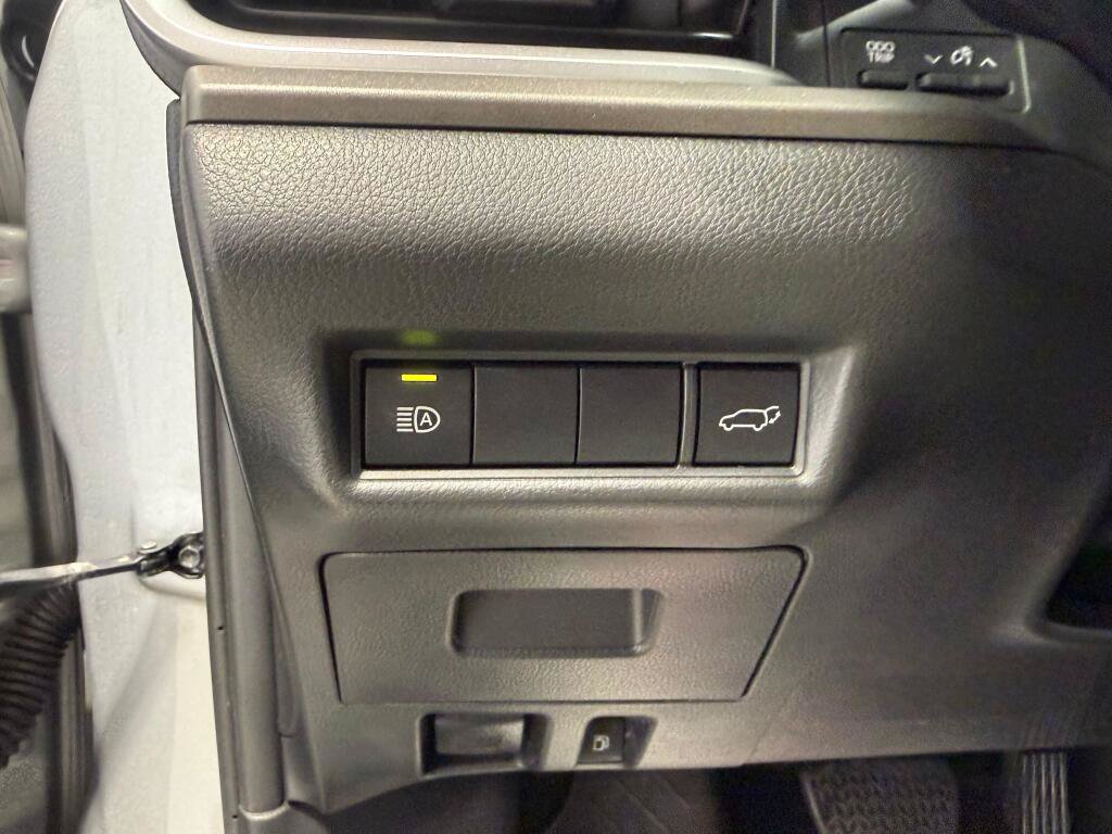 Used 2025 Toyota Grand Highlander AWD Hybrid image 25