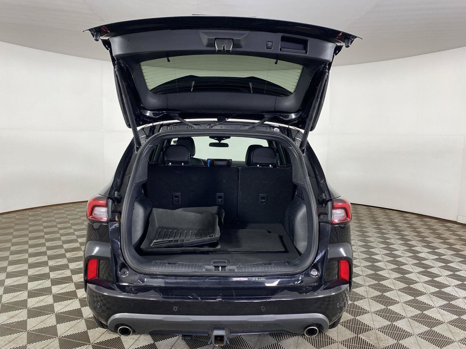 Used 2024 Ford Escape ST-Line Select w/ Tech Pack #2 AWD/4WD image 9