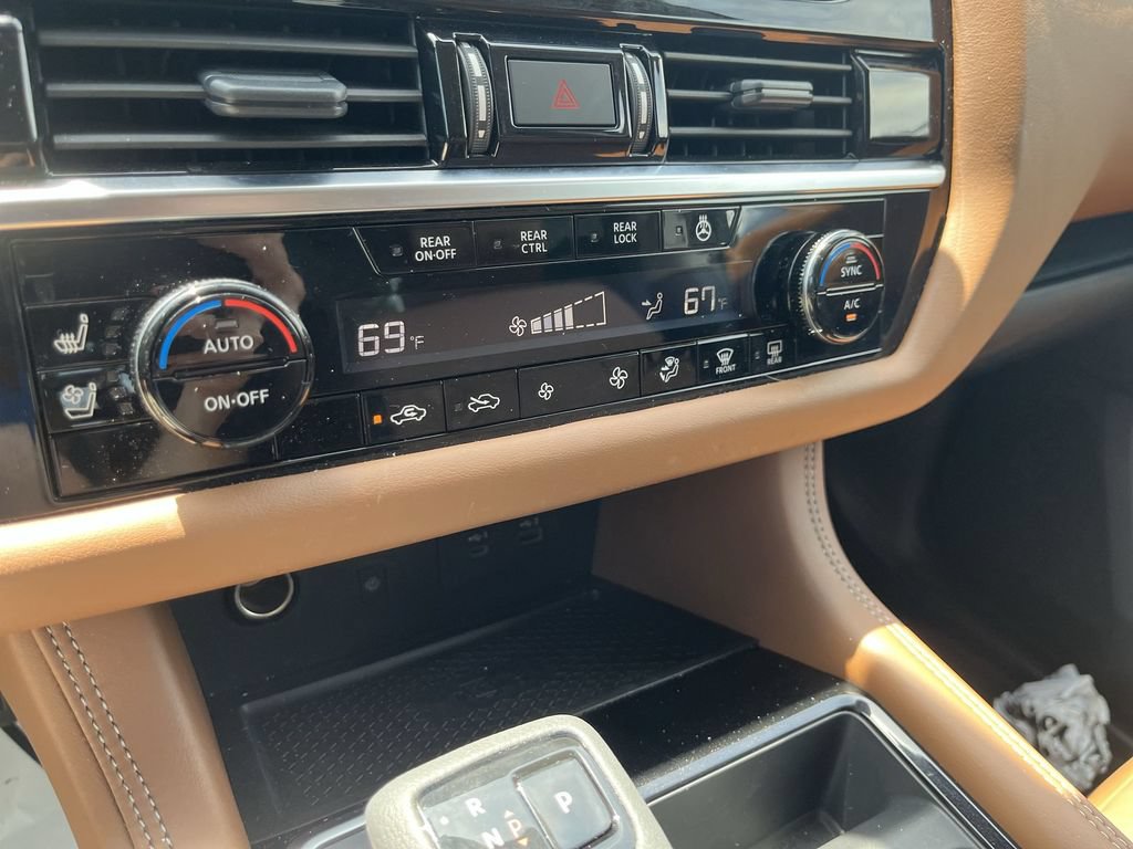 Used 2025 Nissan Pathfinder Platinum w/ Cargo Package AWD/4WD image 19