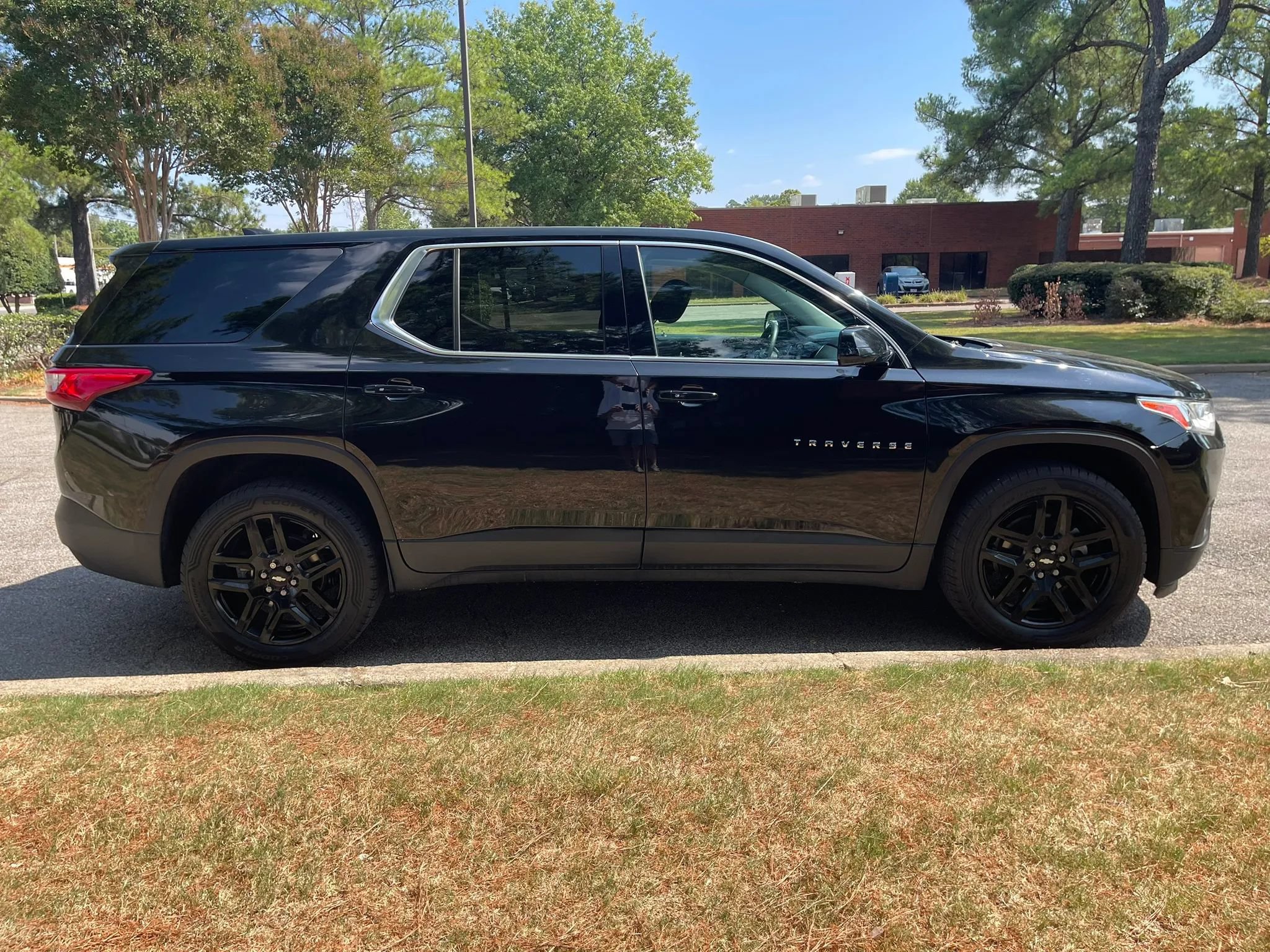 Used 2019 Chevrolet Traverse LS FWD image 6