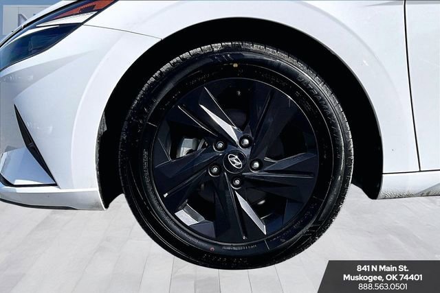 Used 2023 Hyundai Elantra SEL image 28