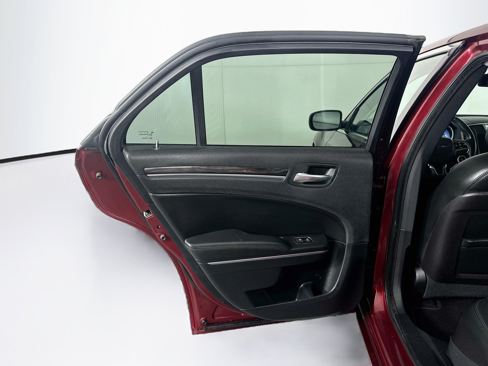 Used 2016 Chrysler 300 Limited RWD image 26