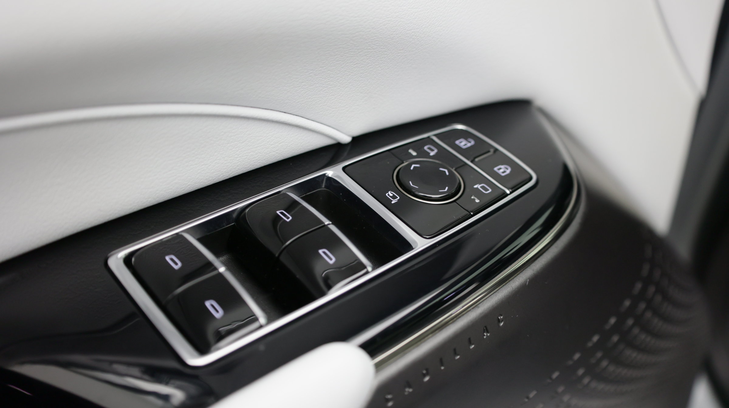Used 2024 Cadillac Lyriq Luxury RWD image 12