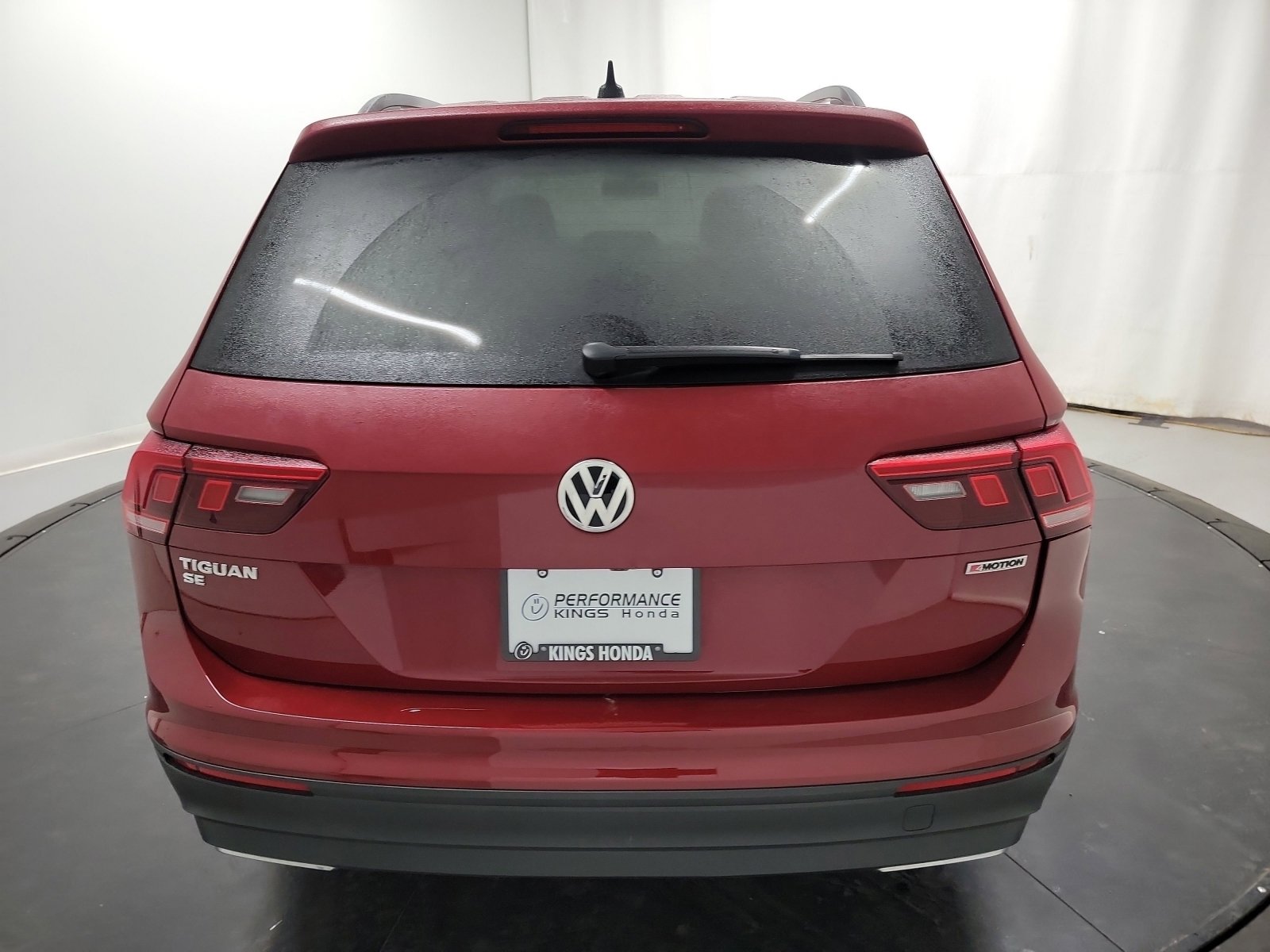 Used 2019 Volkswagen Tiguan SE w/ Panoramic Sunroof Package image 8