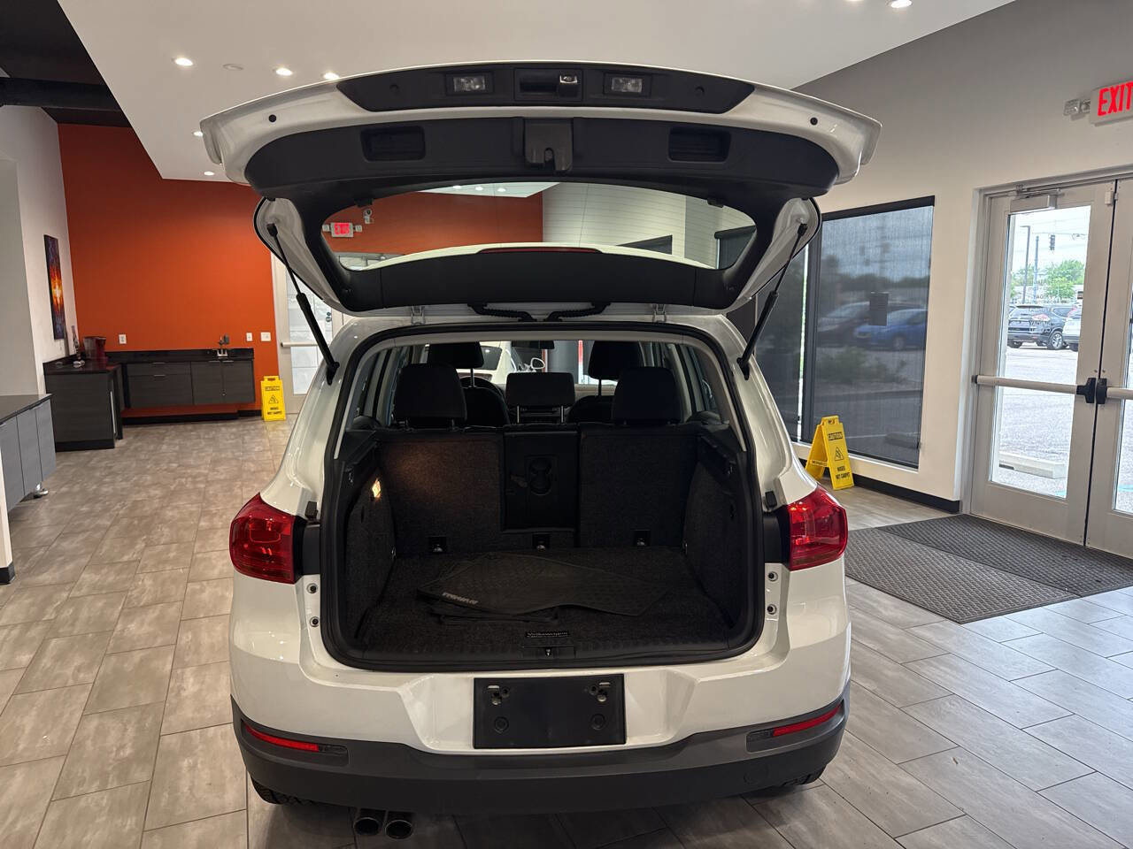 Used 2017 Volkswagen Tiguan Limited w/ Premium Package FWD image 30