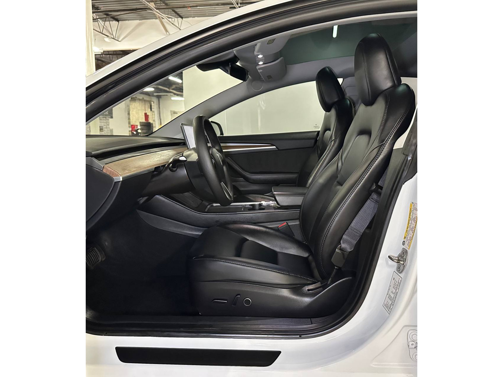 Used 2023 Tesla Model 3 Standard Range RWD image 19