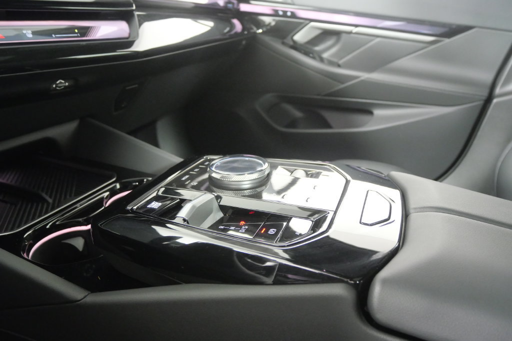 Certified 2027 BMW 530i RWD image 24