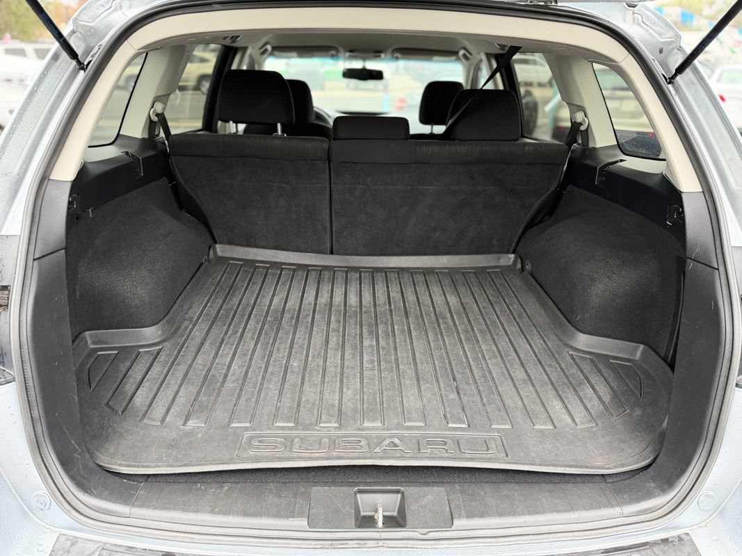 Used 2014 Subaru Outback 2.5i Premium AWD/4WD image 11