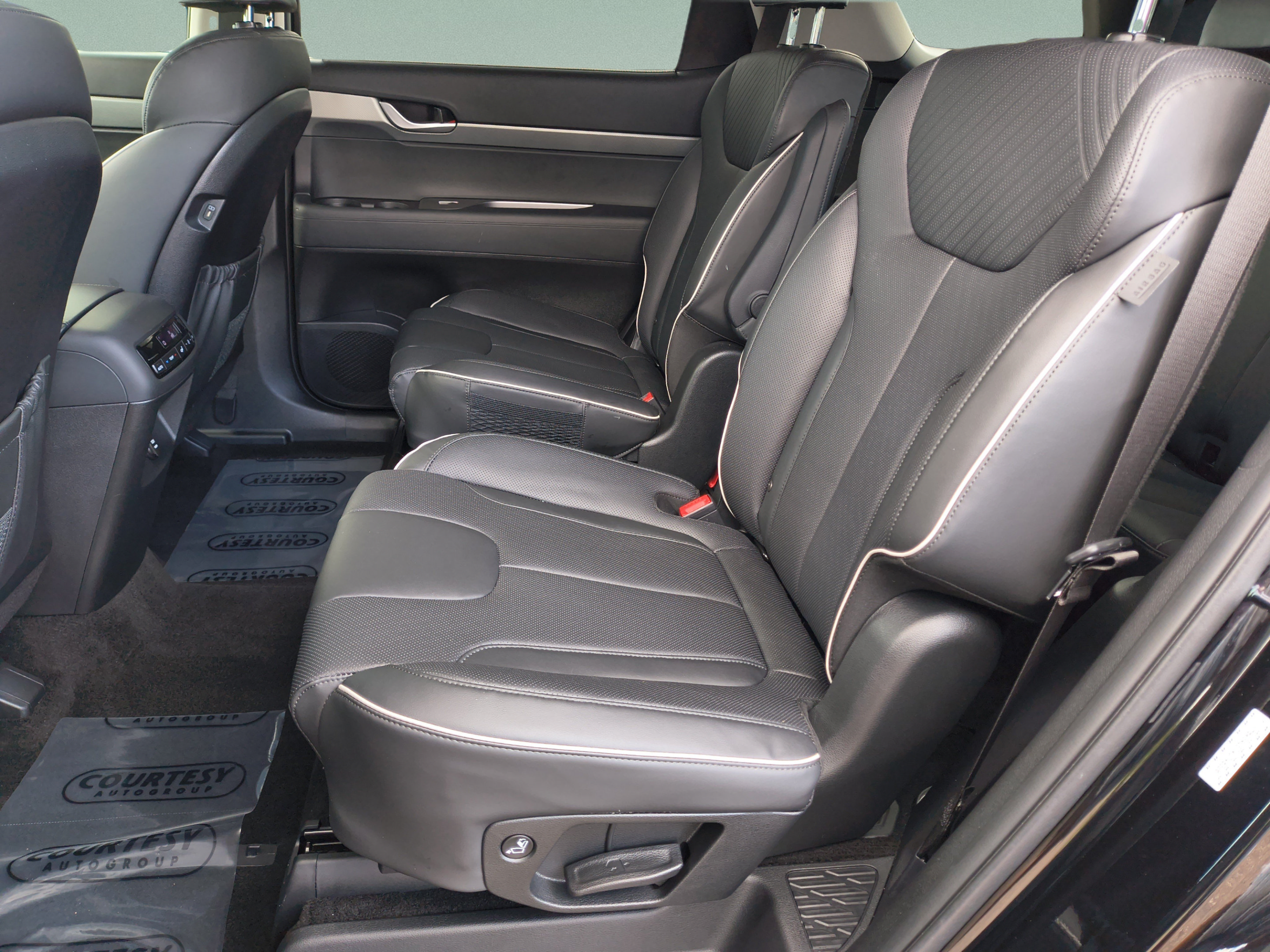 Used 2024 Hyundai Palisade XRT FWD image 17