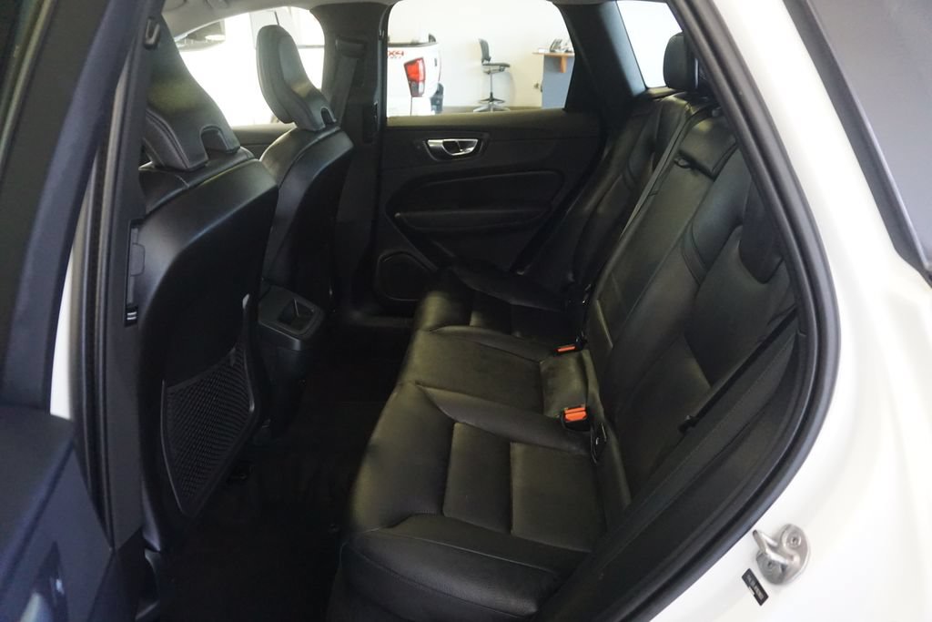 Used 2024 Volvo XC60 B5 Plus AWD/4WD image 22