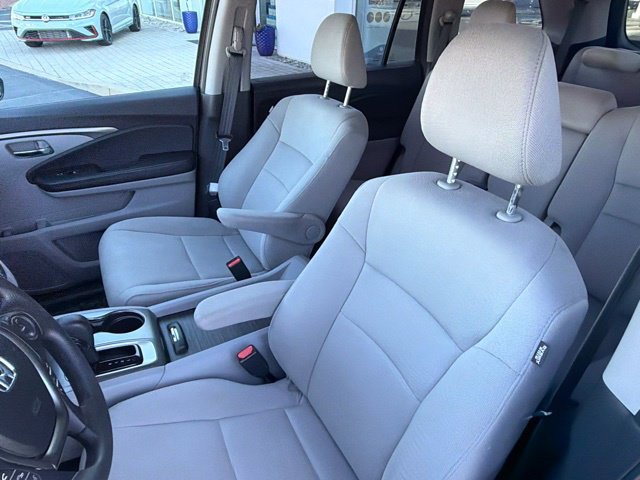 Used 2017 Honda Pilot LX image 7