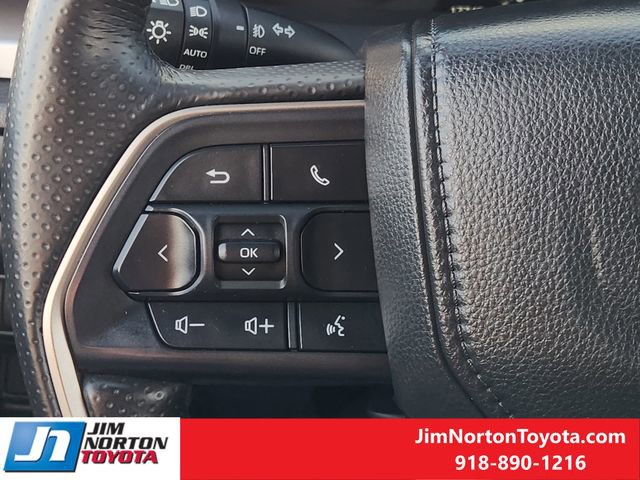 Used 2025 Toyota 4Runner SR5 AWD/4WD image 28