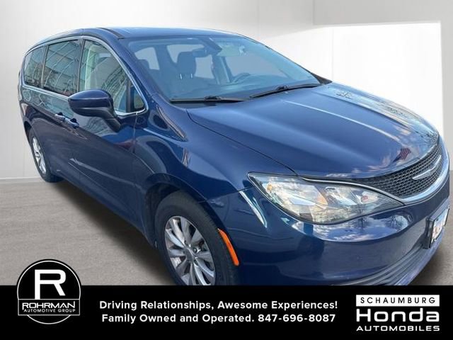 Used 2017 Chrysler Pacifica Touring w/ Tire & Wheel Group image 3