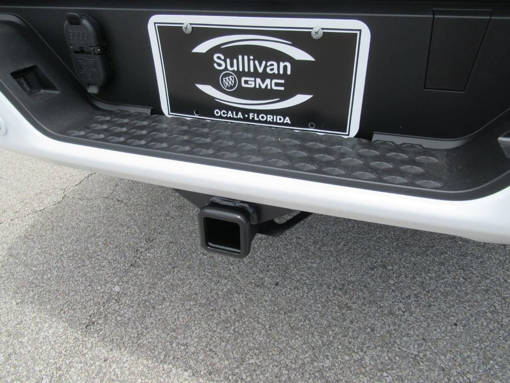 New 2026 GMC Canyon Elevation w/ Convenience Package RWD image 32
