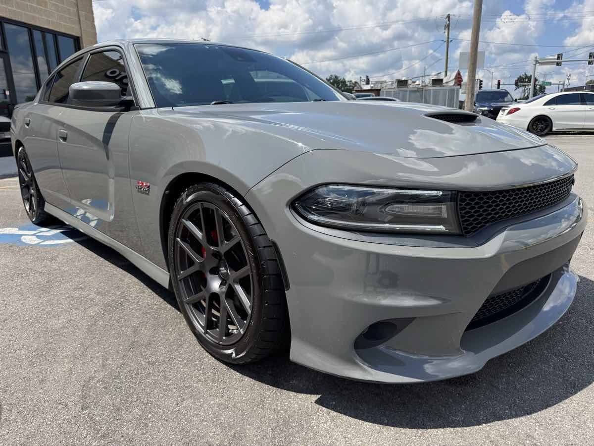 Used 2017 Dodge Charger R/T Scat Pack w/ Technology Group RWD image 4