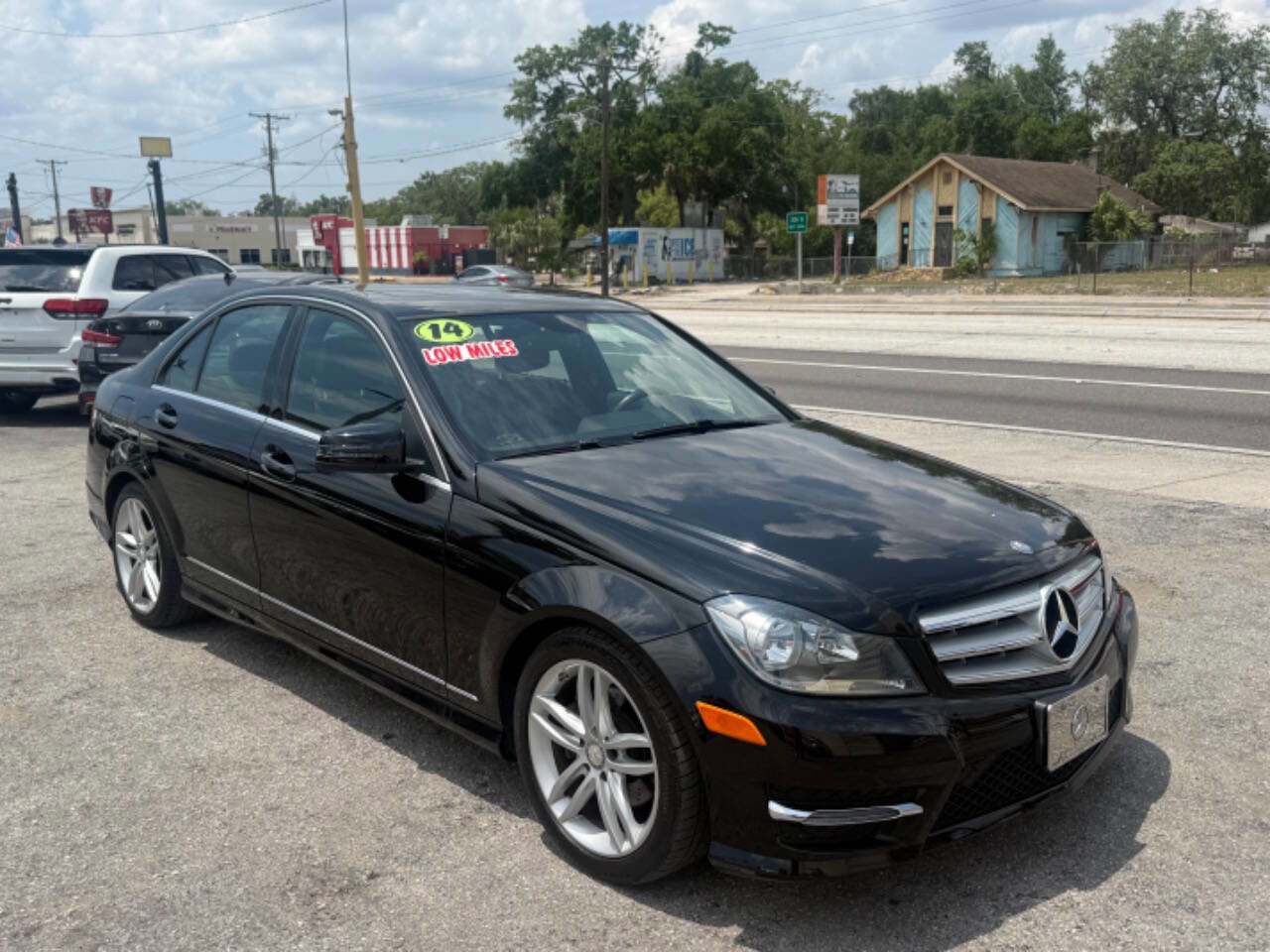 Used 2014 Mercedes-Benz C 250 Sedan image 3