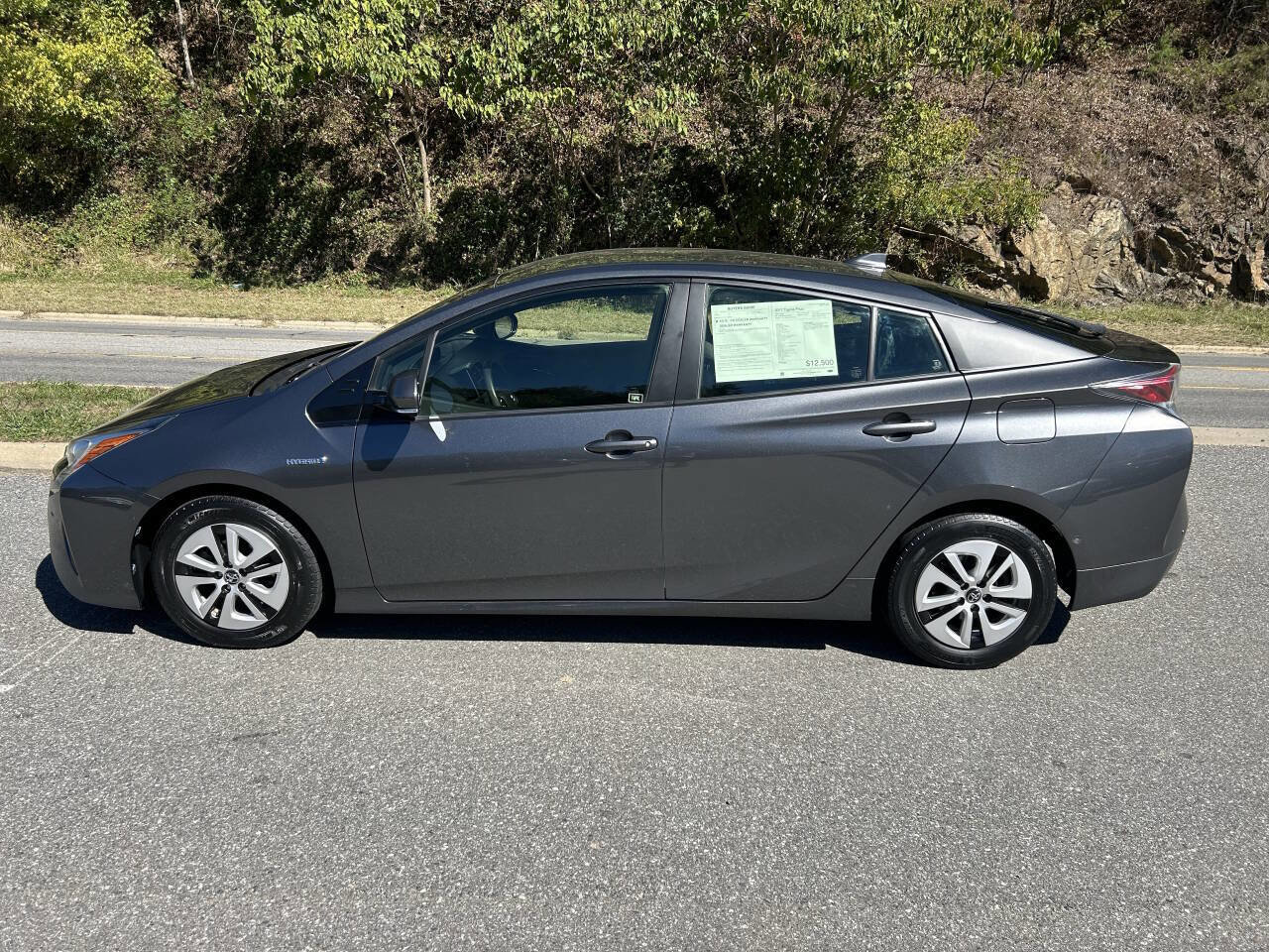 Used 2017 Toyota Prius Two image 4