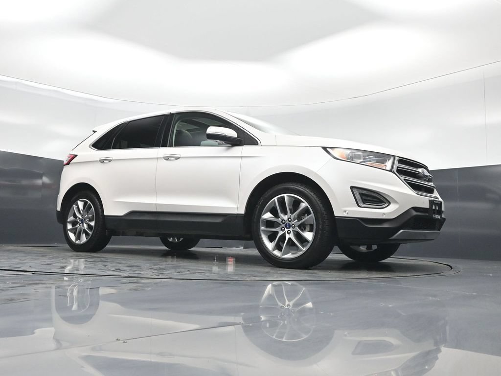Used 2018 Ford Edge Titanium w/ Equipment Group 302A AWD/4WD image 3