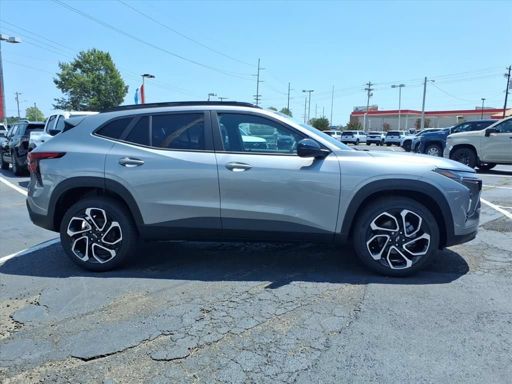New 2026 Chevrolet Trax RS w/ Driver Confidence Package FWD image 2