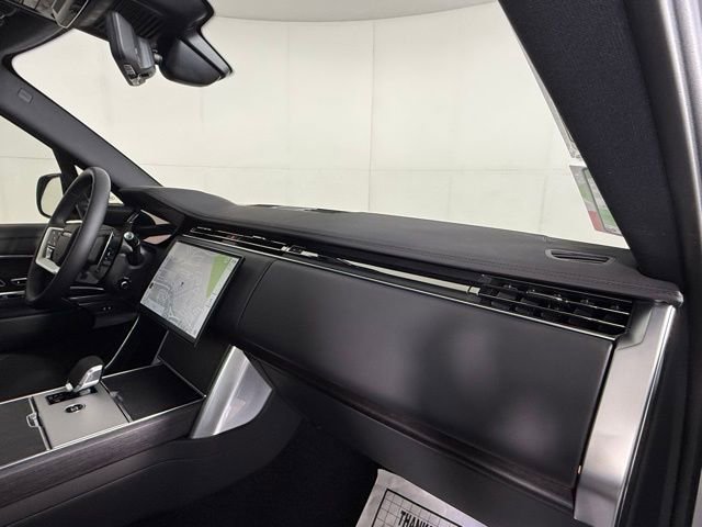 New 2025 Land Rover Range Rover SE image 31