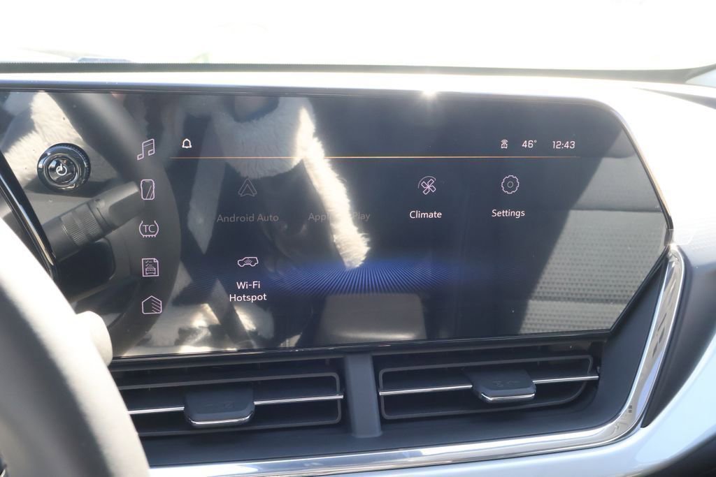 New 2026 Chevrolet Trax LT w/ Sunroof Package FWD image 26