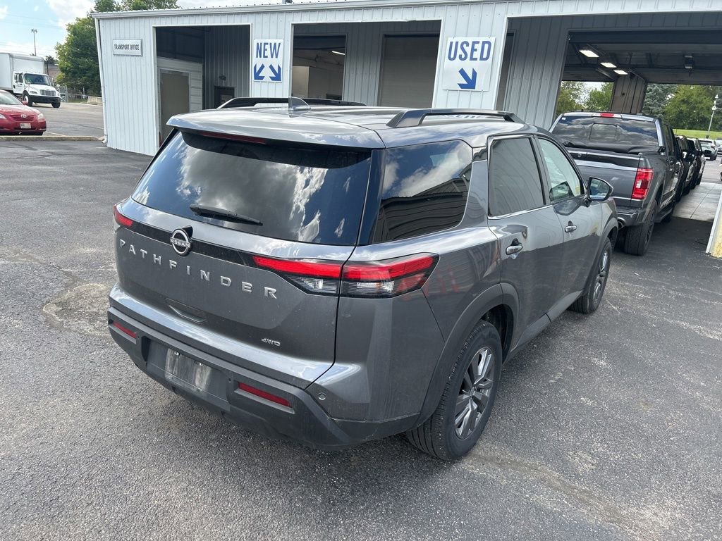 Used 2025 Nissan Pathfinder SV AWD/4WD image 6
