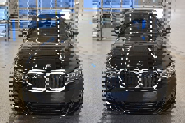 New 2026 BMW 330i xDrive xDrive w/ Convenience Package image 3