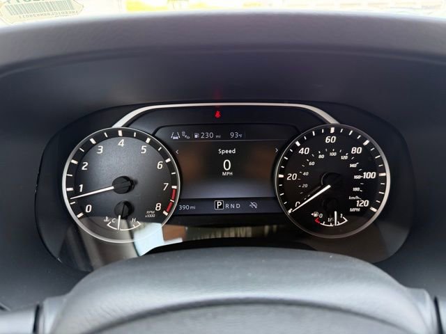 Certified 2025 Nissan Frontier SV image 14