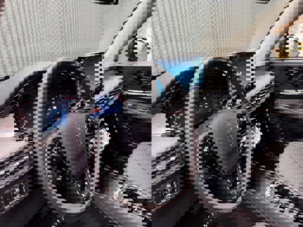 New 2026 Lincoln Corsair Premiere image 9