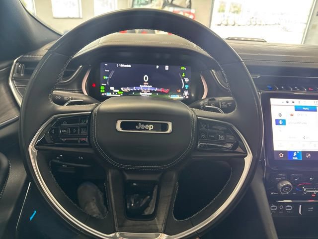 Used 2023 Jeep Grand Cherokee Overland AWD/4WD image 37
