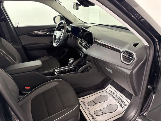Used 2024 Chevrolet TrailBlazer LT w/ Convenience Package image 17