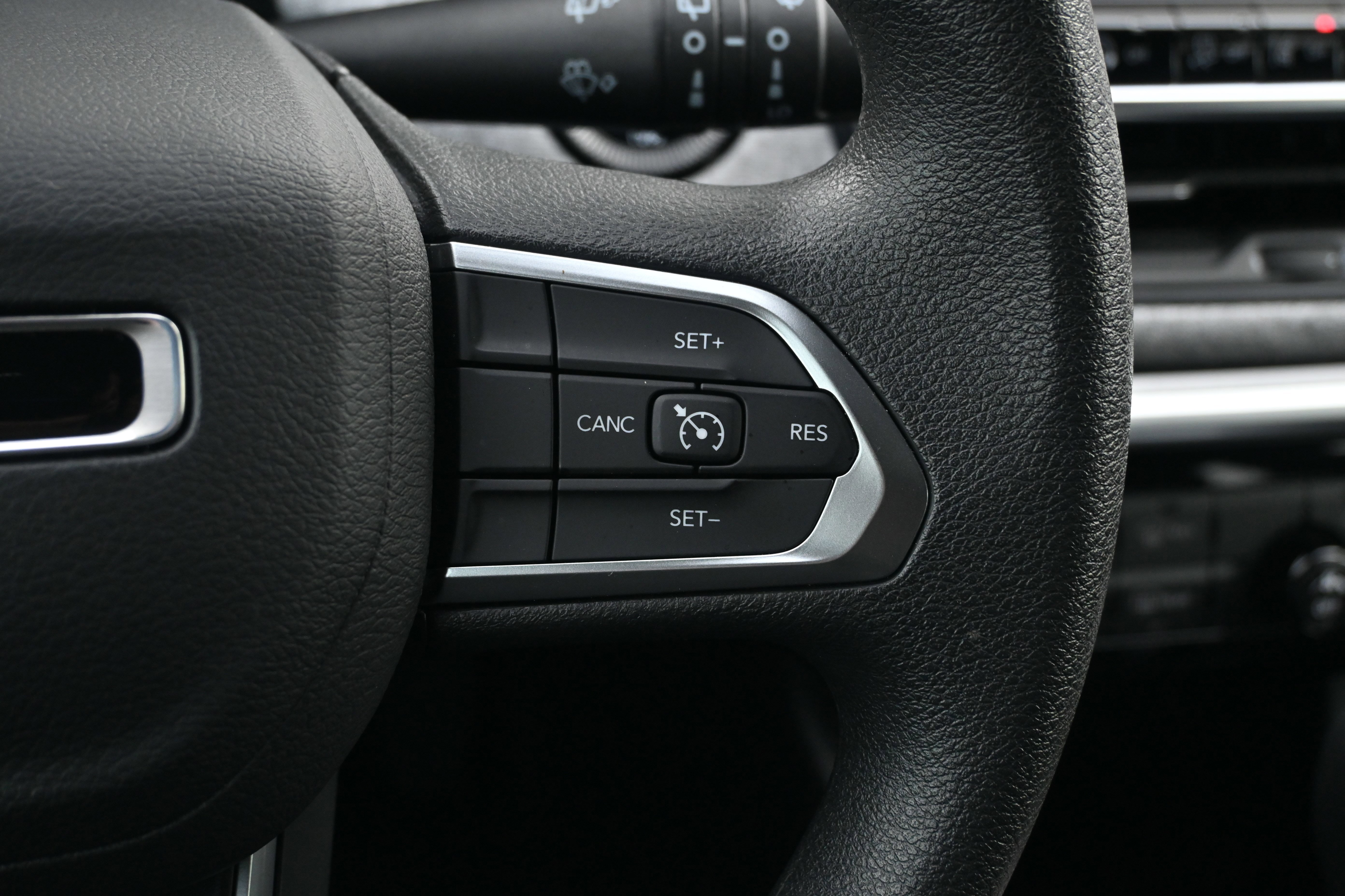 Used 2024 Jeep Compass Sport image 31