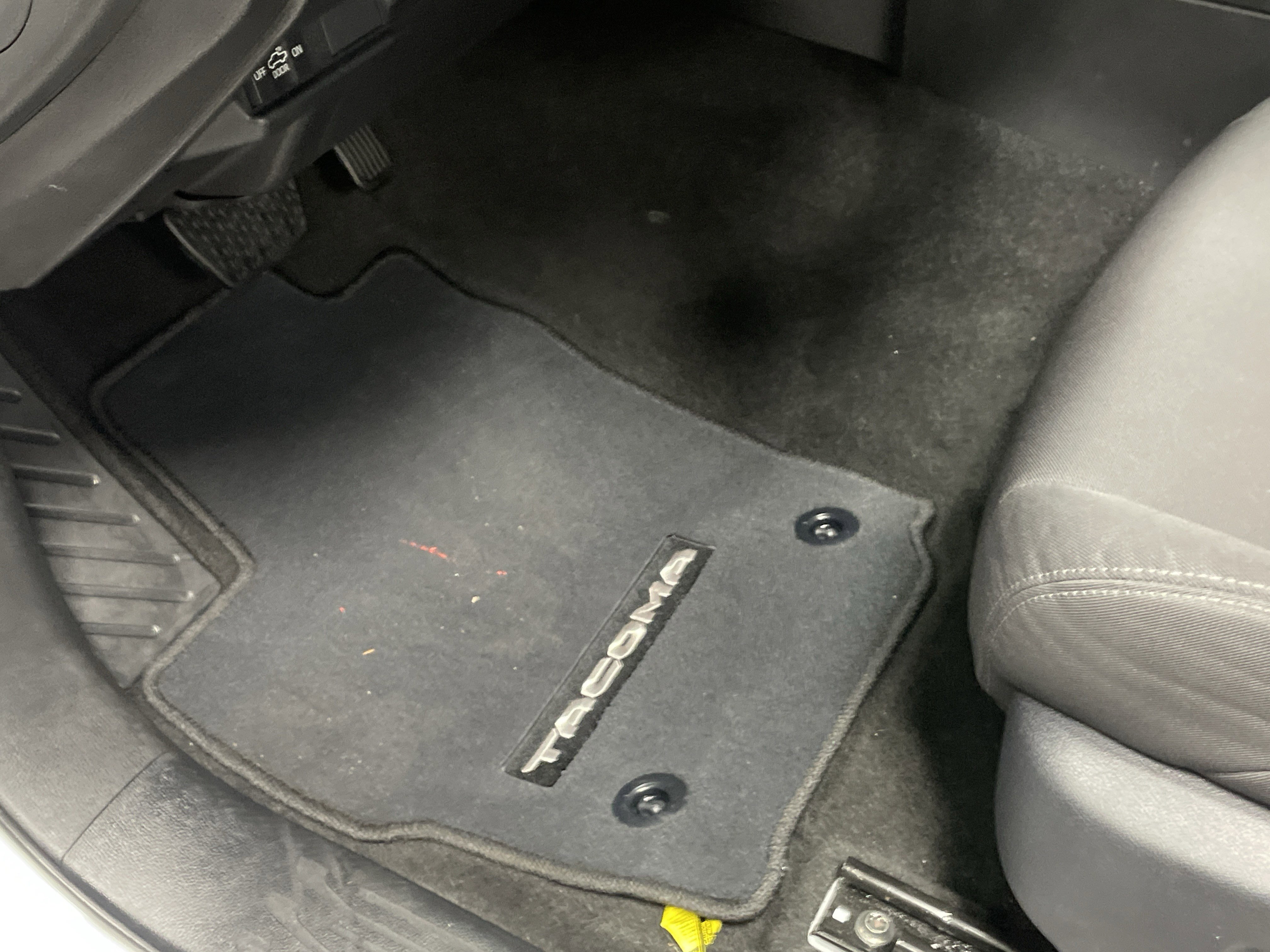 Used 2024 Toyota Tacoma SR5 RWD image 17