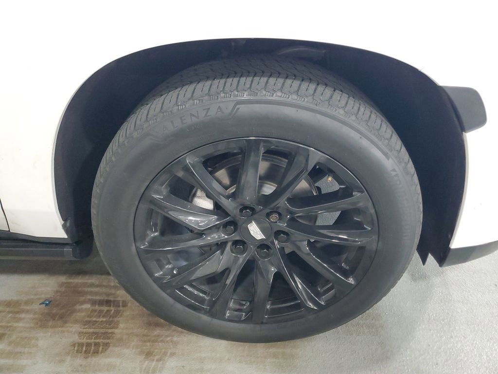 Used 2023 Cadillac Escalade ESV Sport Platinum w/ LPO, ONYX Package image 4