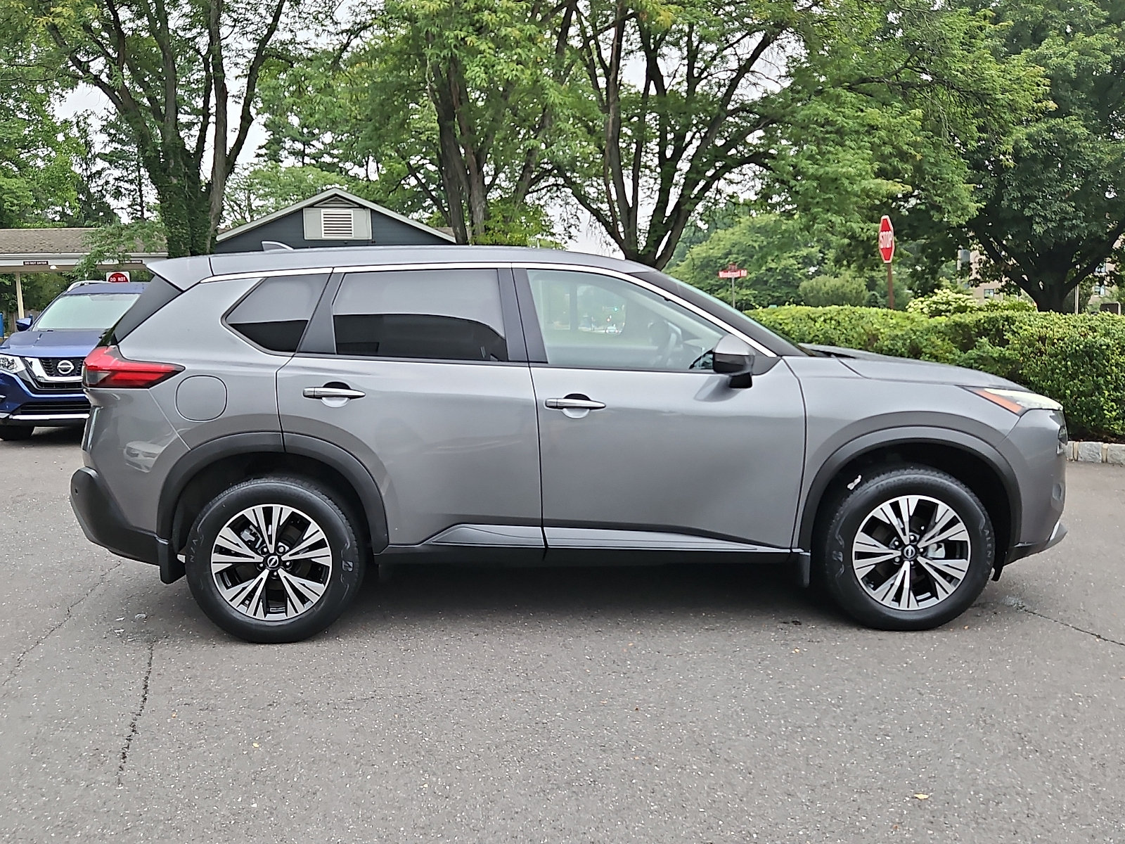 Certified 2023 Nissan Rogue SV AWD/4WD image 7