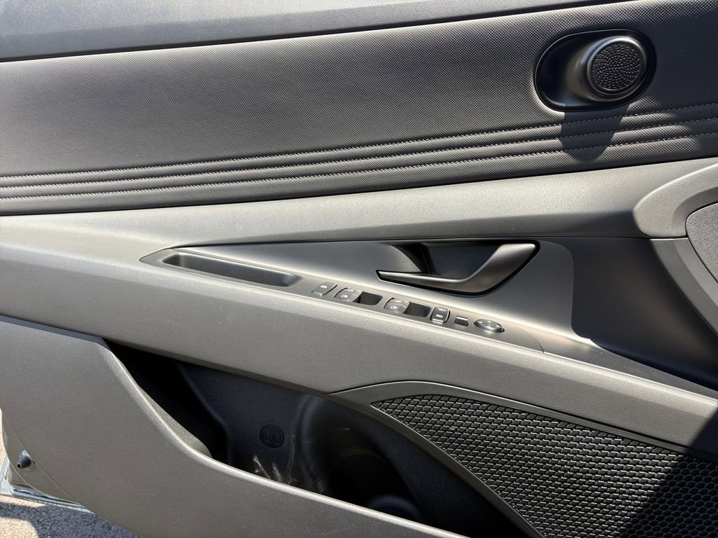 New 2026 Hyundai Elantra Sport FWD image 9