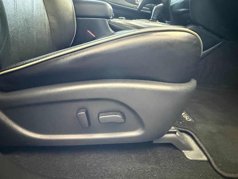 Used 2019 INFINITI QX60 Luxe w/ Essential Package FWD image 32