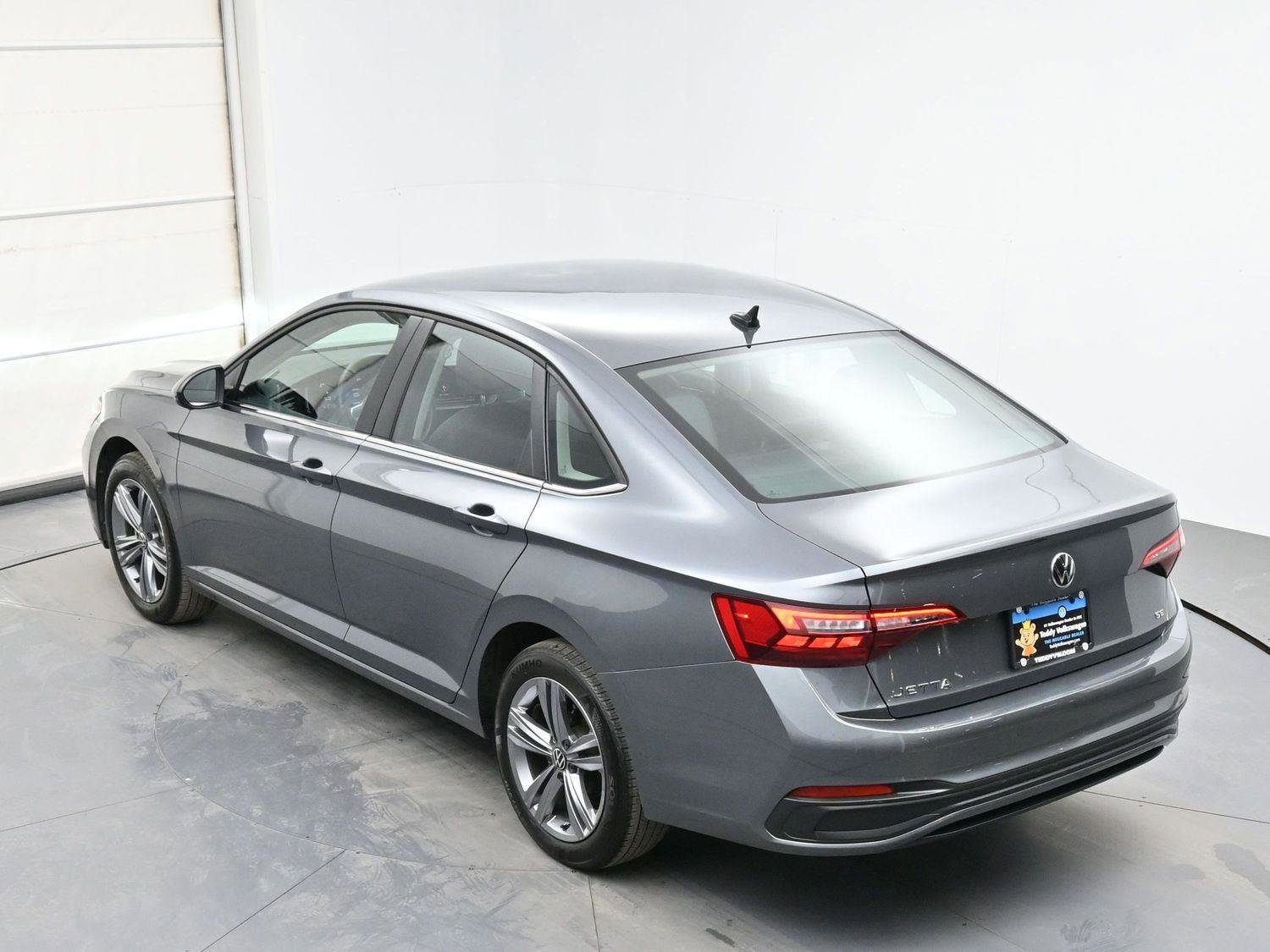Certified 2023 Volkswagen Jetta SE image 28