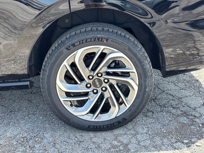 New 2026 Lincoln Navigator Reserve AWD/4WD image 9