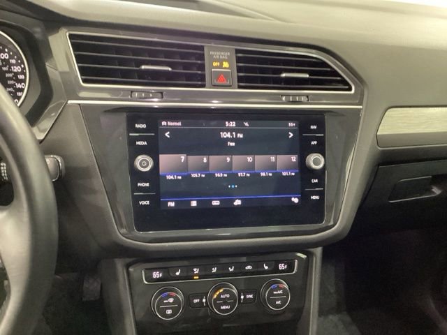 Used 2018 Volkswagen Tiguan SEL AWD/4WD image 9