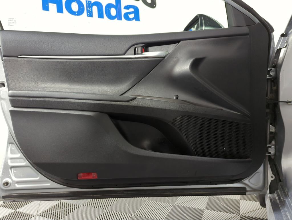 Used 2024 Toyota Camry LE image 8