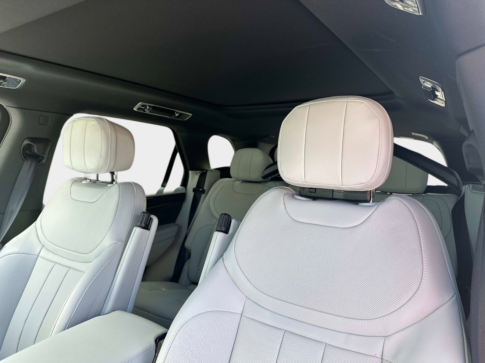 New 2026 Land Rover Range Rover Sport SE image 21