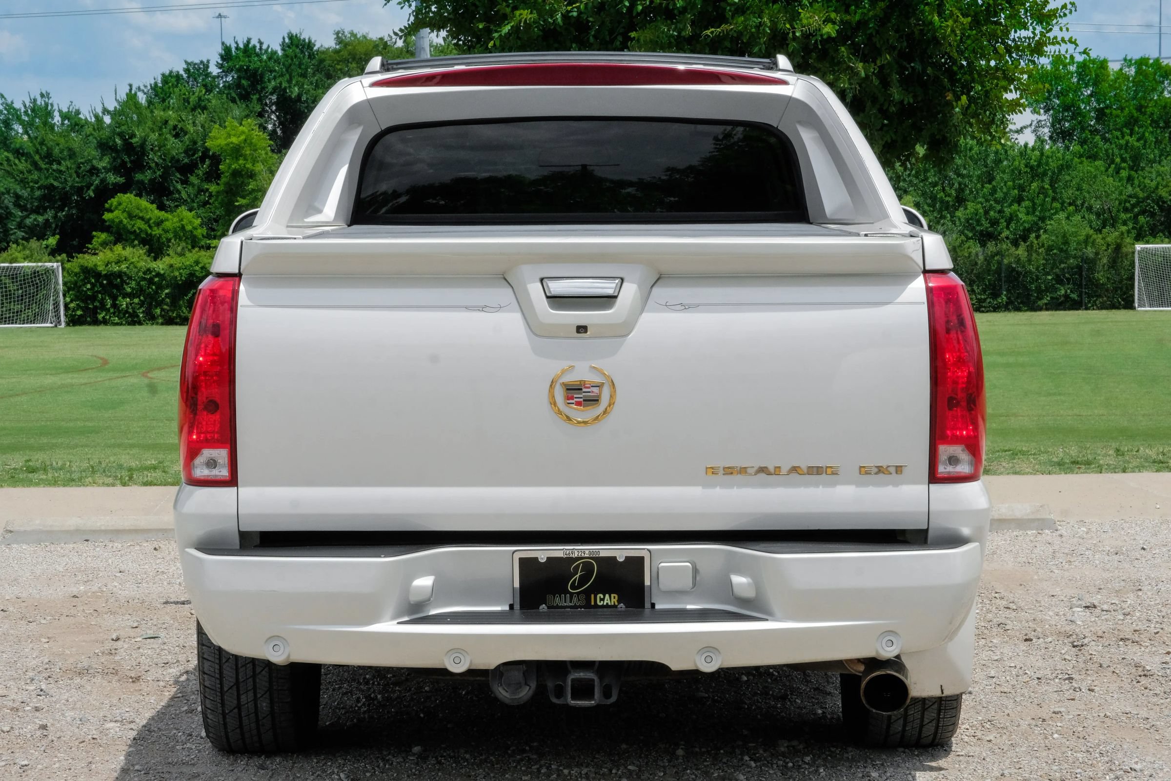 Used 2007 Cadillac Escalade EXT w/ Information Package AWD/4WD image 11