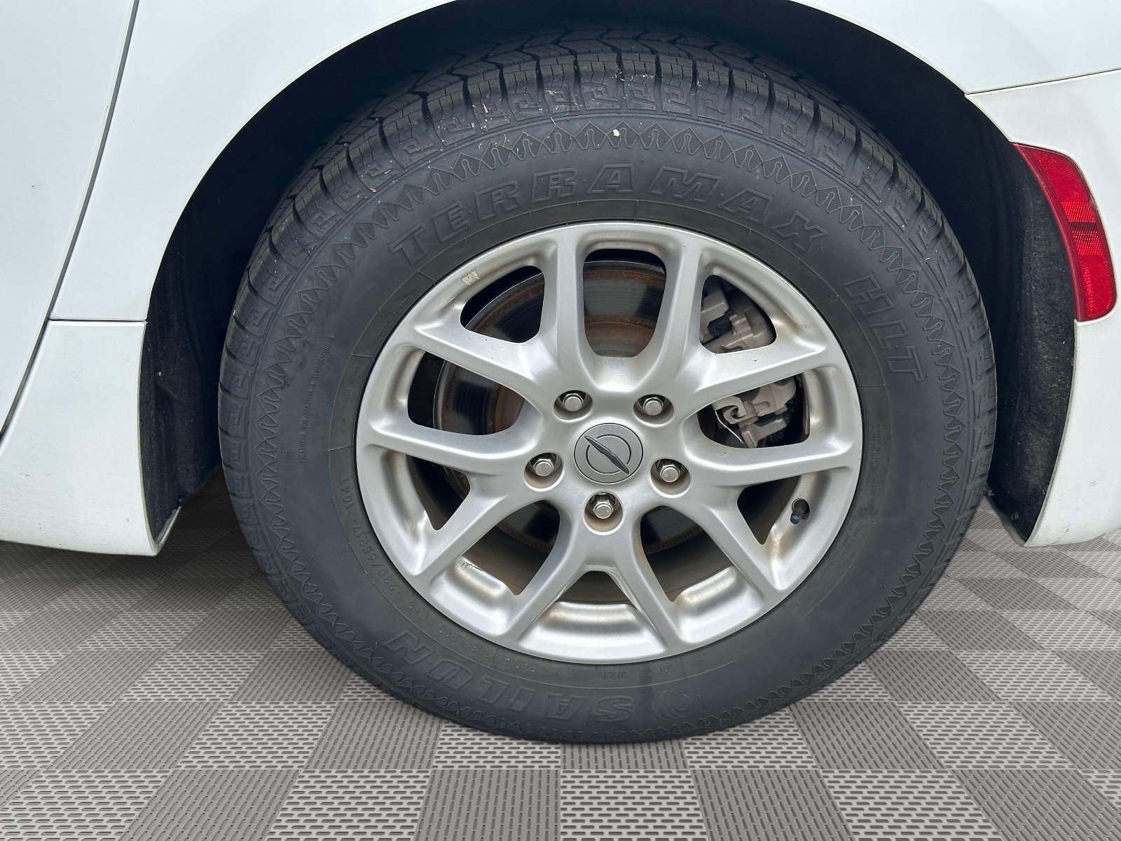 Used 2023 Chrysler Pacifica Touring-L FWD image 29