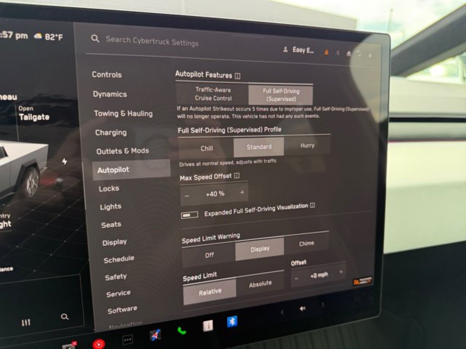 Used 2024 Tesla Cybertruck AWD Crew Cab image 23