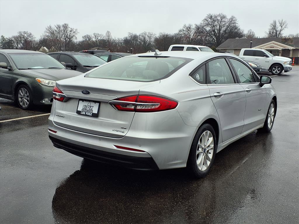 Used 2019 Ford Fusion SE image 4