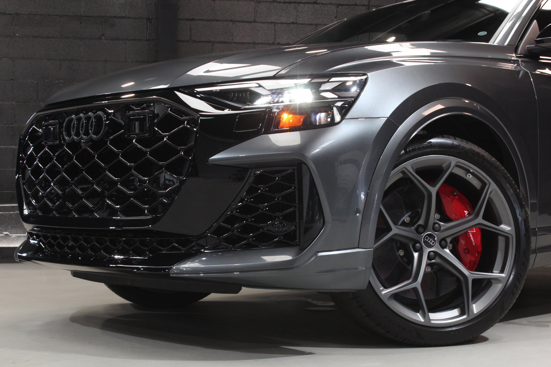 Used 2025 Audi RS Q8 performance AWD/4WD image 5