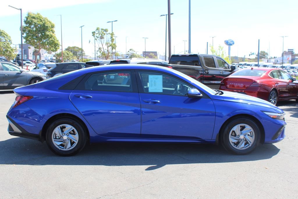 Used 2025 Hyundai Elantra SE image 6